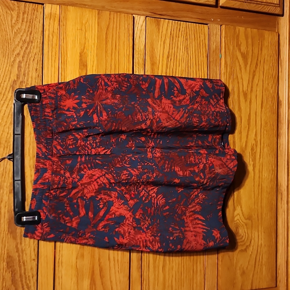 Rare Lululemon red jungle palm print pace breaker shorts - Picture 1 of 6